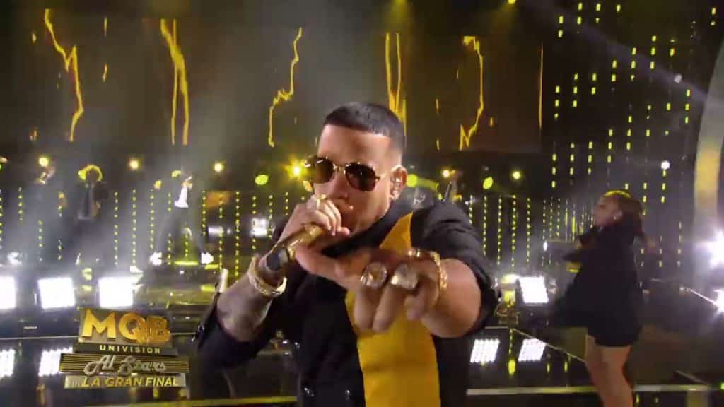 Daddy Yankee - Problema | Mira Quien Baila En Vivo